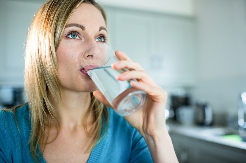 Bere acqua produce soltanto benefici al nostro organismo, eppure spesso dimentichiamo di idratarci. Per fortuna, la tecnologia accorre in nostro aiuto.