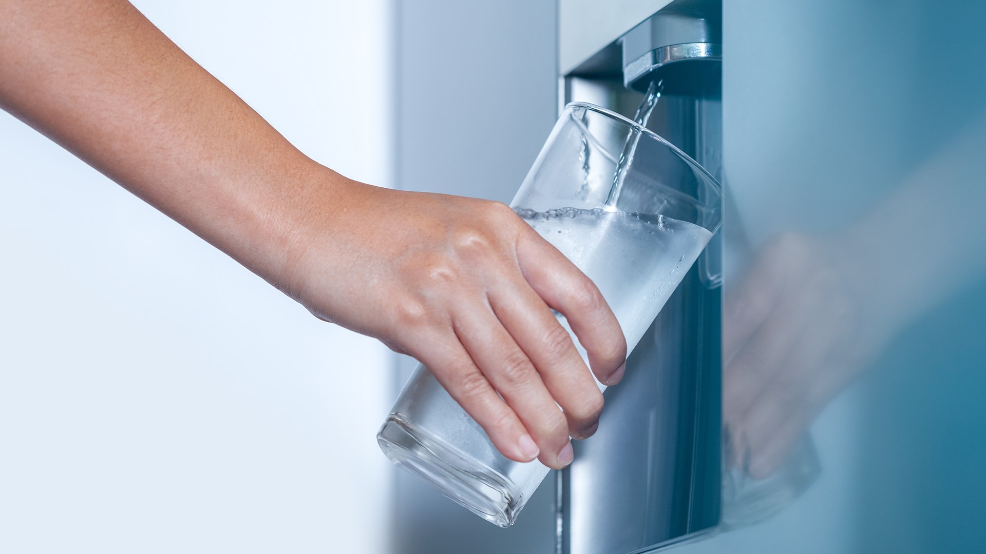 Dispenser acqua in ufficio, una riserva d'acqua buona e sicura per i tuoi  dipendenti